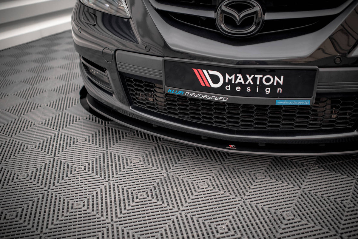 Front splitter V.1 på Mazda 3 MPS MK1 sett fra skrå vinkel