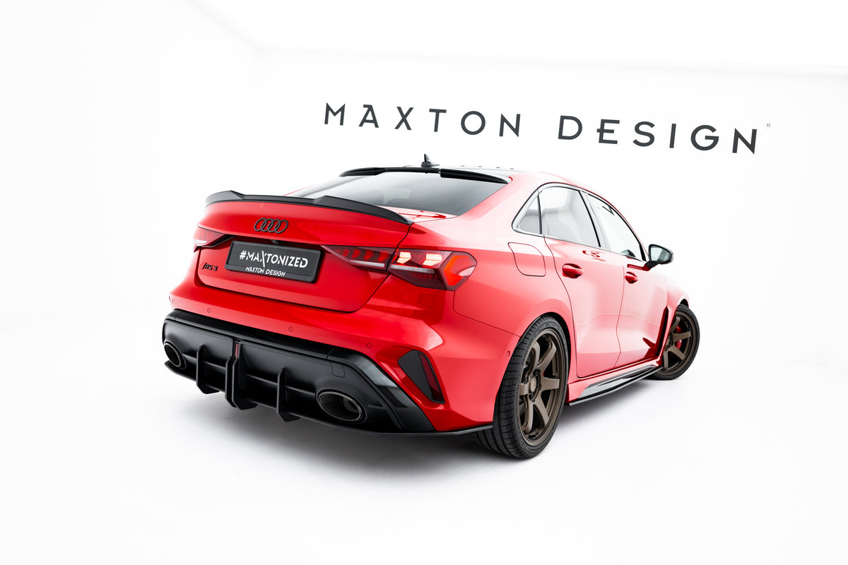 Diffuser V1 for Audi RS3 Sedan 8Y Facelift vist før montering med synlige festepunkter og presis passform