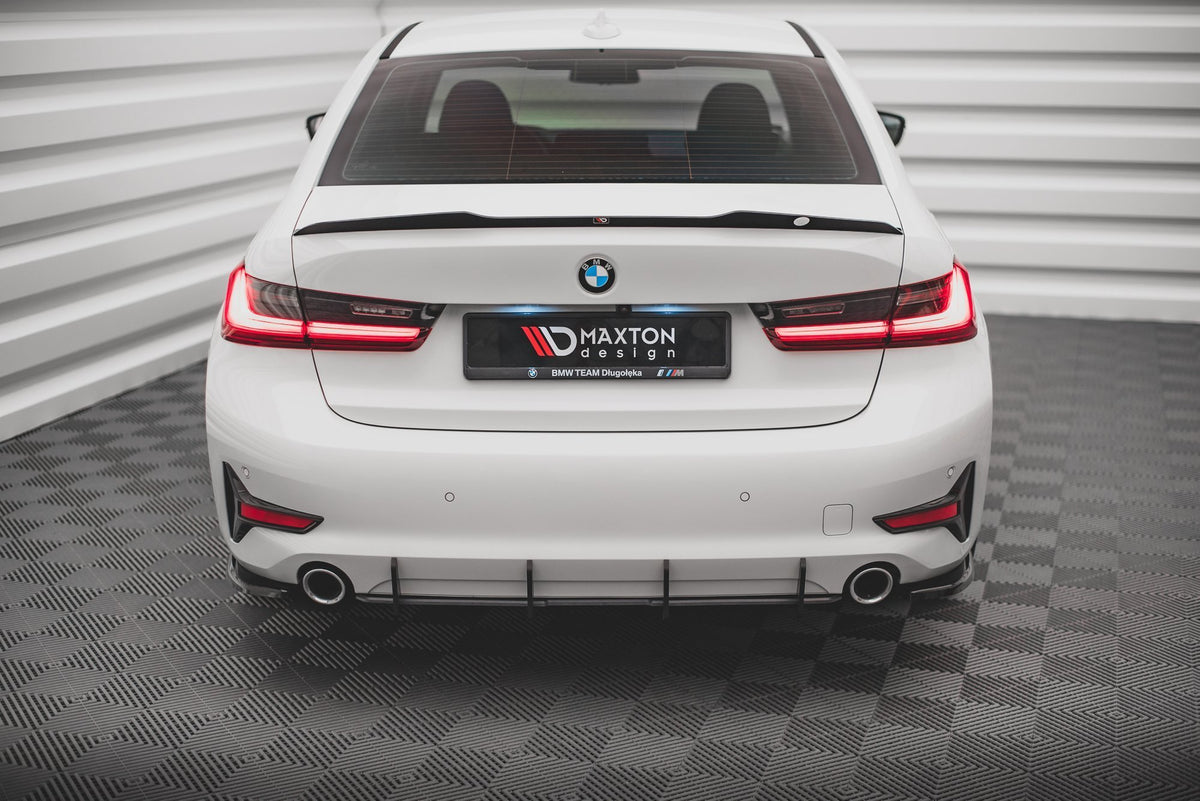 Maxton Design Street Pro diffuser for BMW G21 Touring fra skrå vinkel