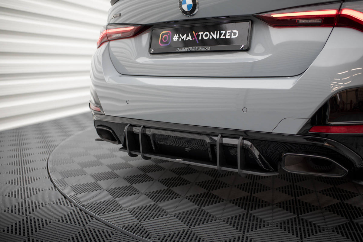 Nærbilde av diffuser til BMW M440i Gran Coupe G26 overflate