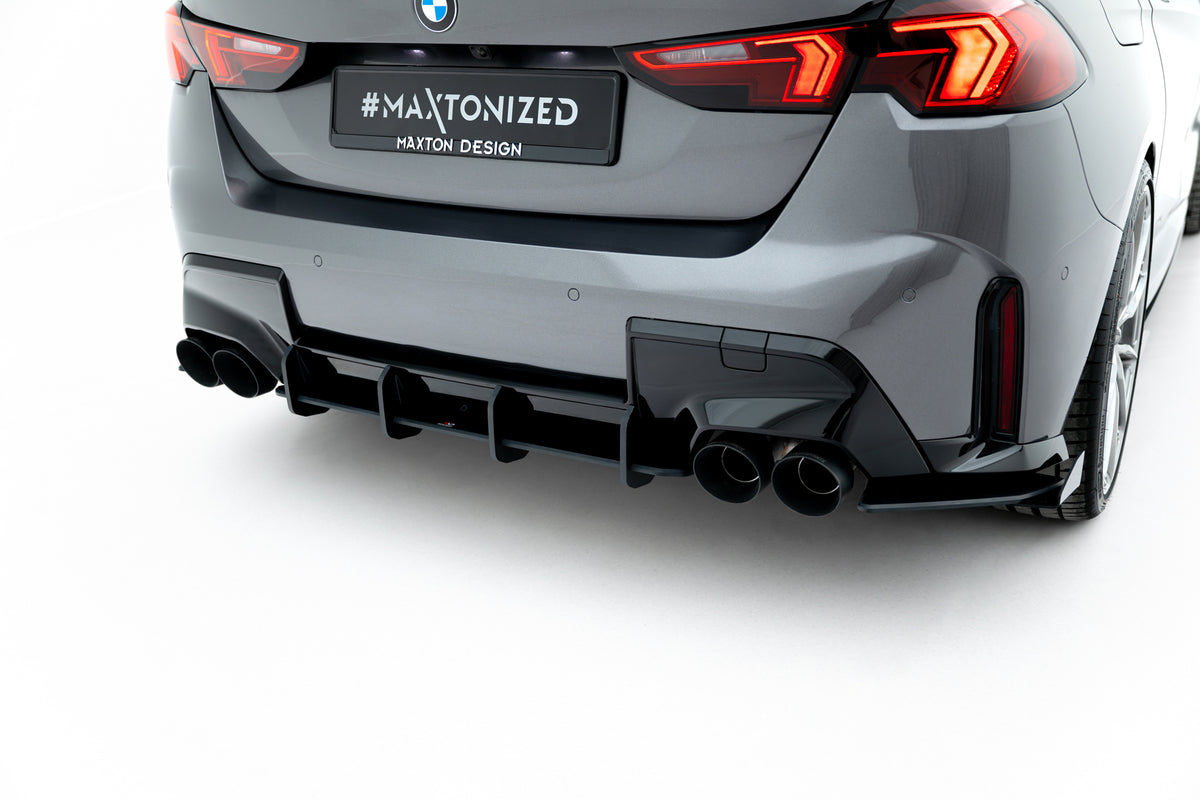 Detaljbilde av overflatestruktur på Maxton Design diffuser til BMW F70 M135I