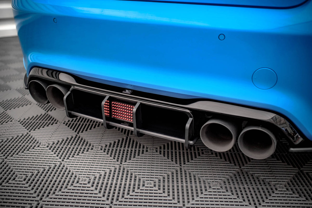 diffuser montert på BMW M2 F87, frontal visning