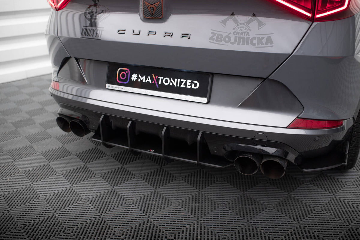 Street Pro diffuser for Cupra Formentor MK1 sett bakfra med synlige finnedetaljer