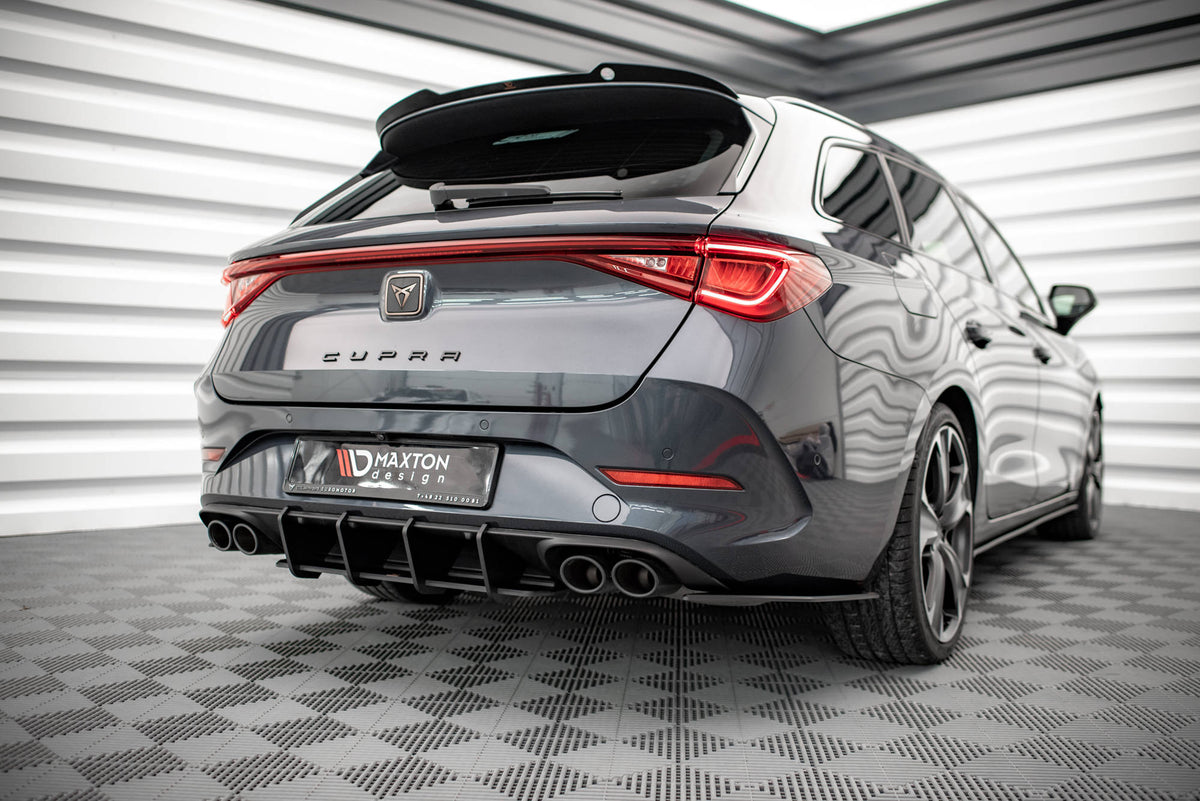 Street Pro diffuser for Cupra Leon ST Mk1 sett bakfra i blank svart