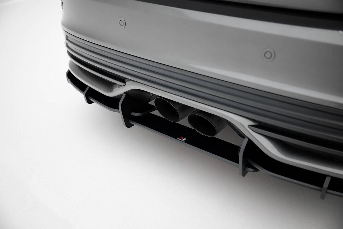 Street Pro diffuser for Focus ST Facelift sett underfra med synlig overflatestruktur