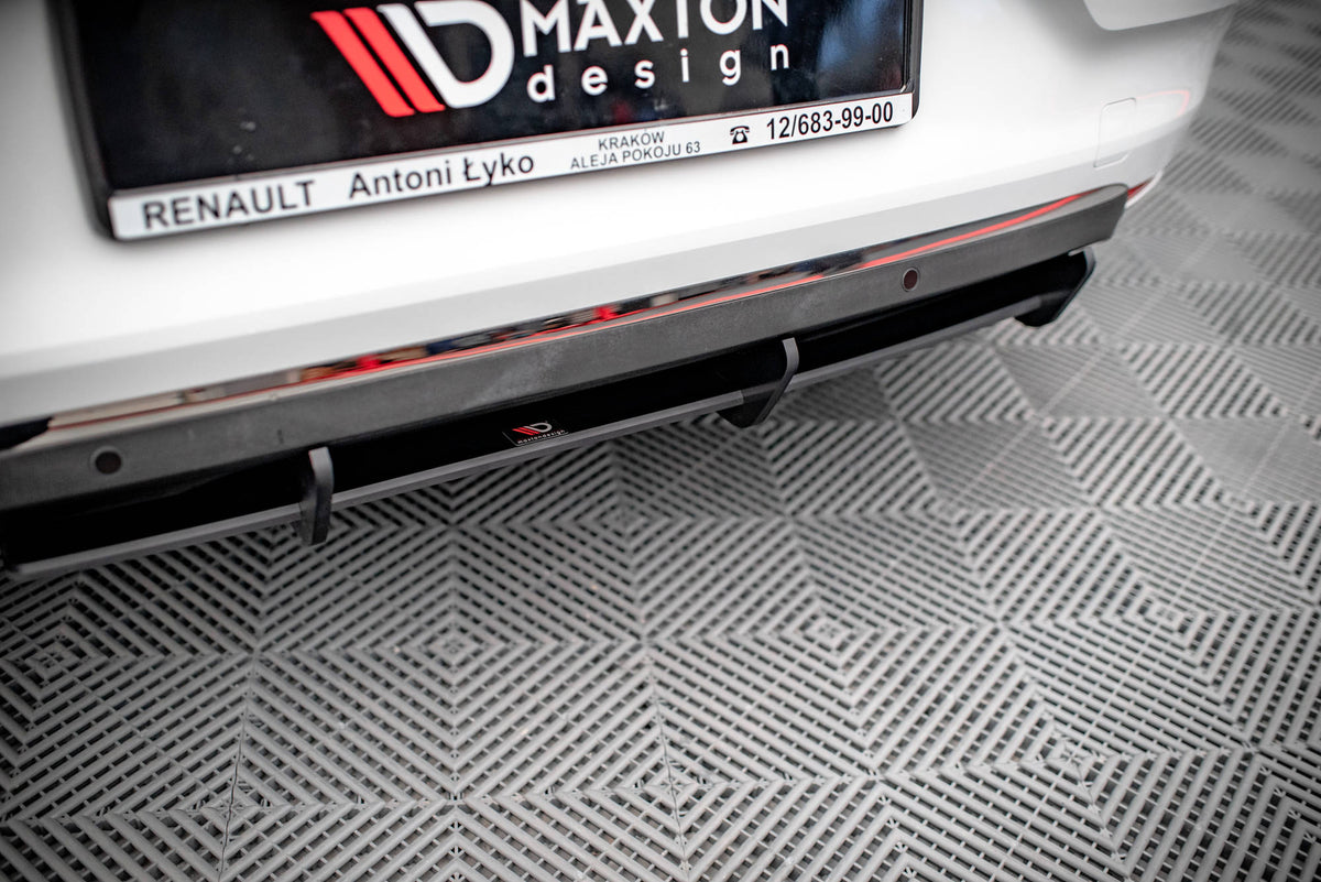 Nærbilde av Street Pro diffuser i ABS-plast for Renault Clio MK5