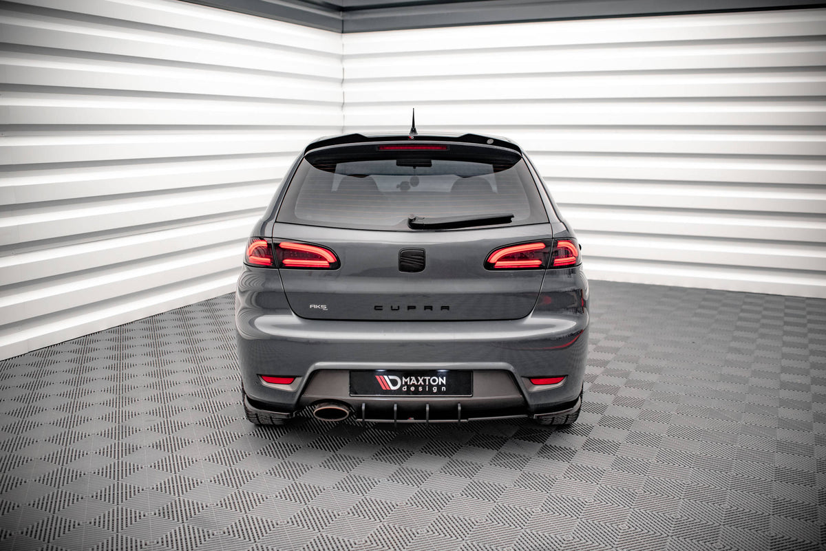 Bakdiffusor montert på Seat Ibiza Cupra Mk3 sett bakfra