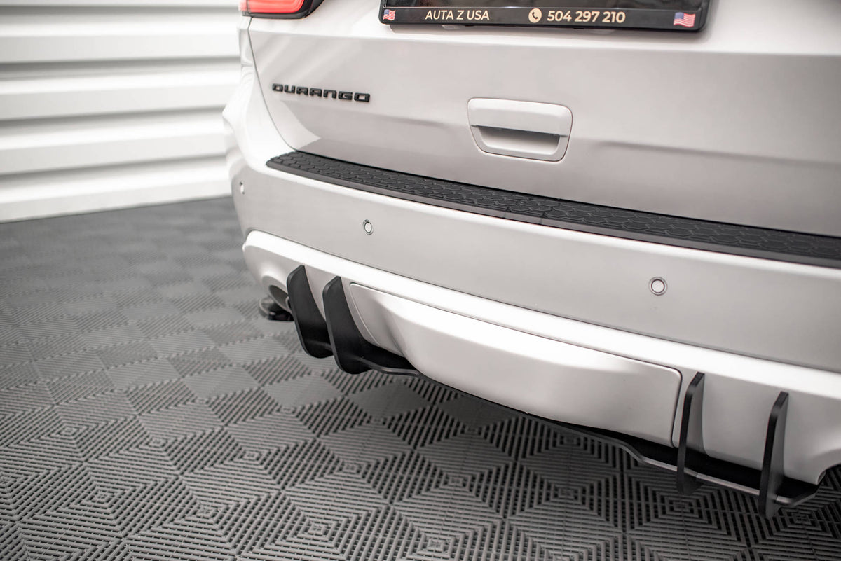 Maxton Design bakdiffuser for Dodge Durango RT Mk3 vist fra skrå vinkel