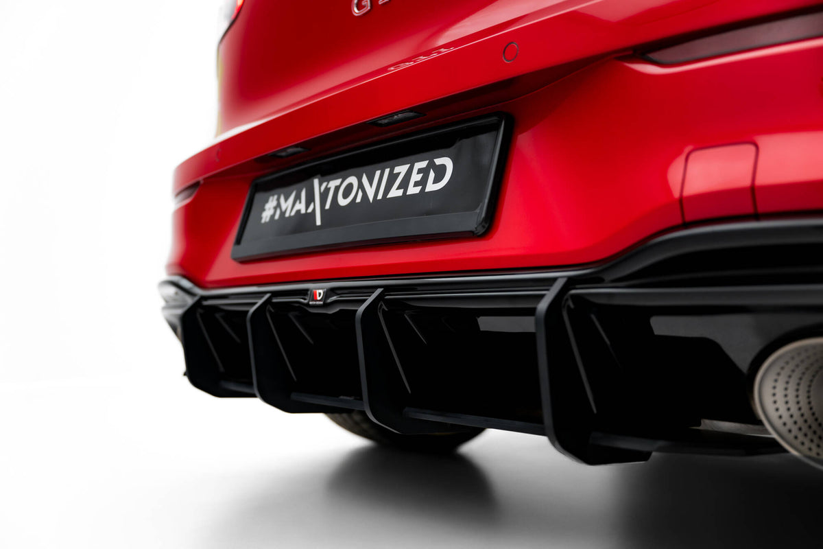 Diffuserplate V.1 til VW Golf 8 GTI Clubsport / GTI Facelift – nærbilde av overflatestruktur i sort ABS-plast