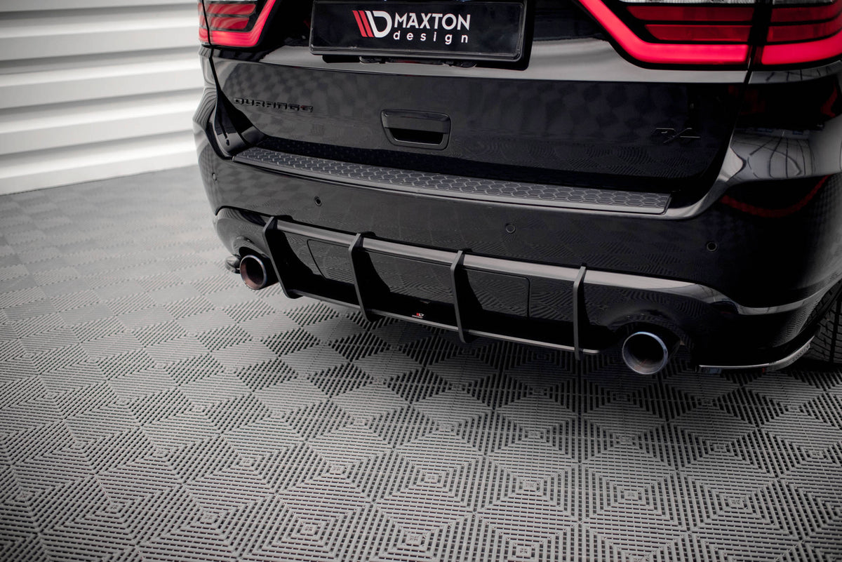 Bakdiffusor V.2 til Dodge Durango RT MK3 sett rett bakfra