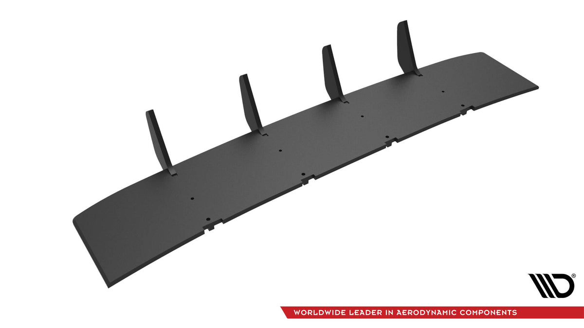Bakre diffuser V.5 til VW Golf 8 GTI sett rett bakfra med baklykter synlig