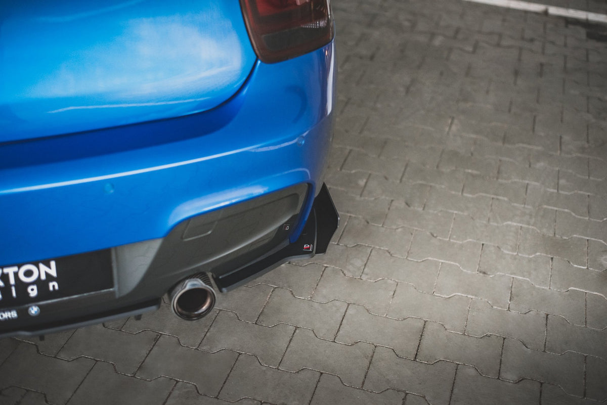 Nærbilde av bakre sideflap i høykvalitets ABS for BMW M135i F20 RS med presis passform