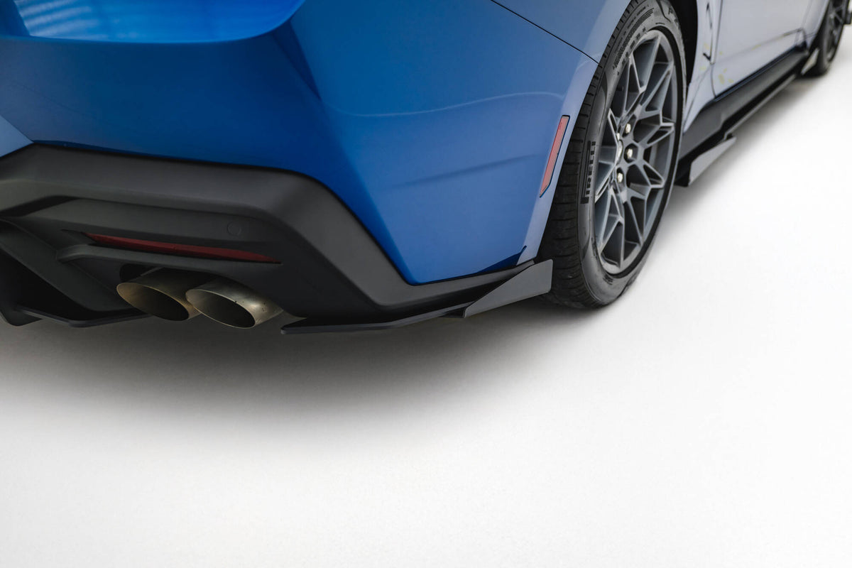 Bakre sidesplittere og flaps til Ford Mustang GT Mk7 sett ovenfra