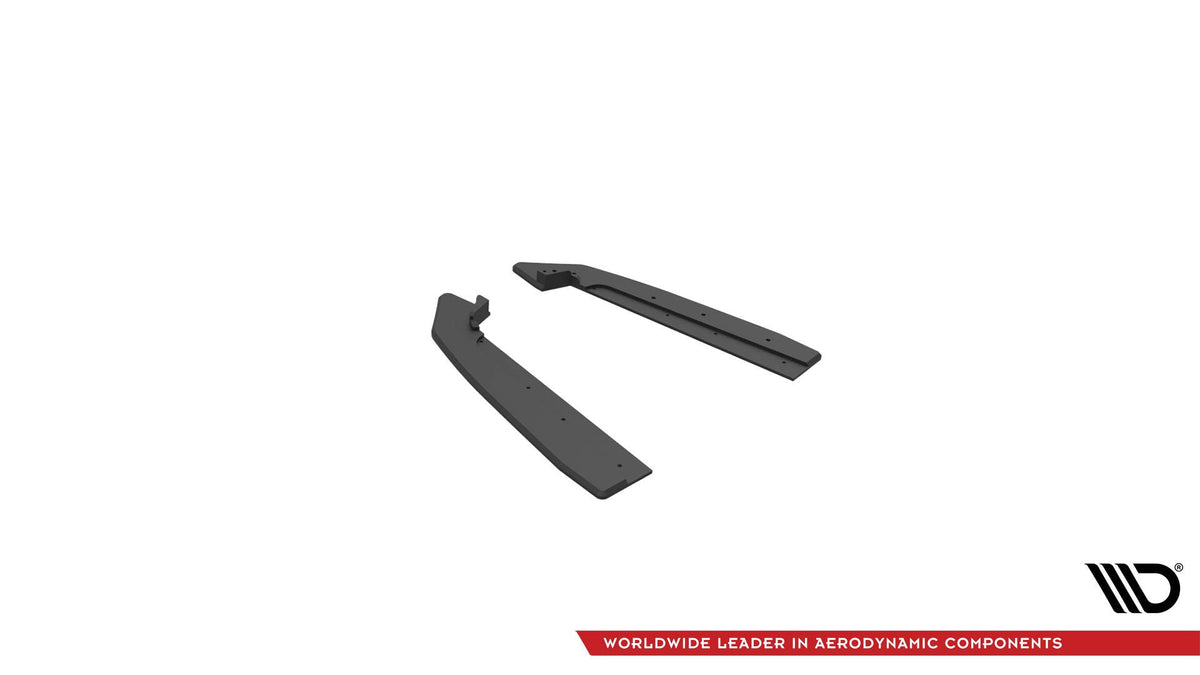 Street Pro sideflap bak i matt svart ABS-plast for Mustang GT i nærbilde