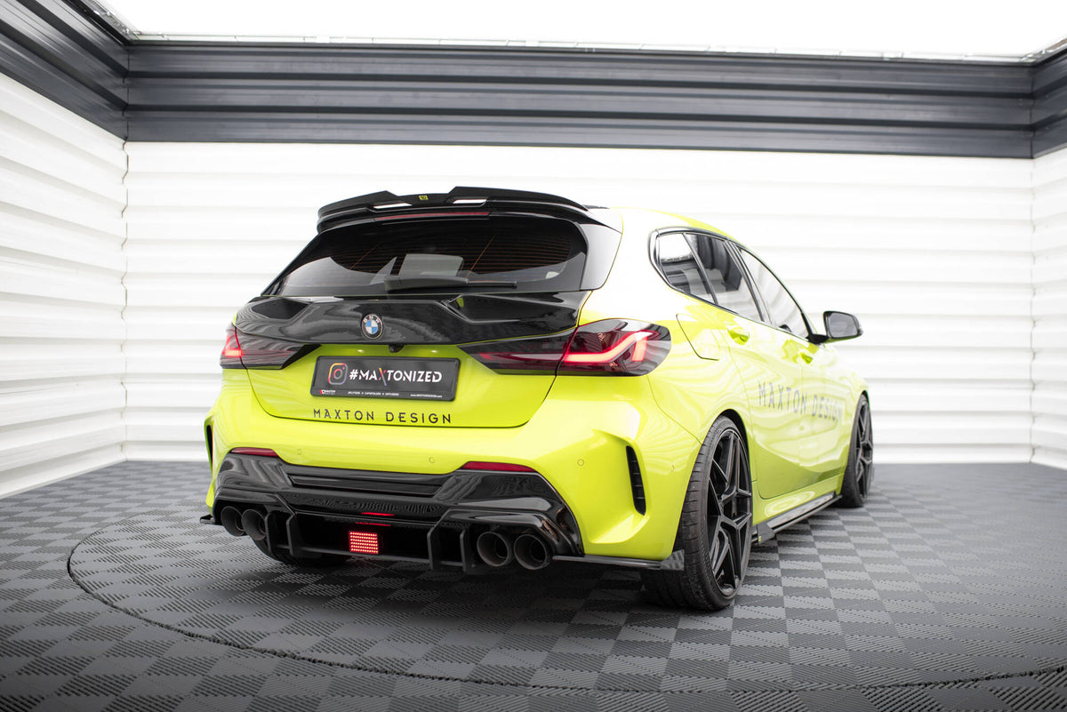 Sideflaps bak BMW F40 M135i V.2 with flaps – sidevinkel venstre