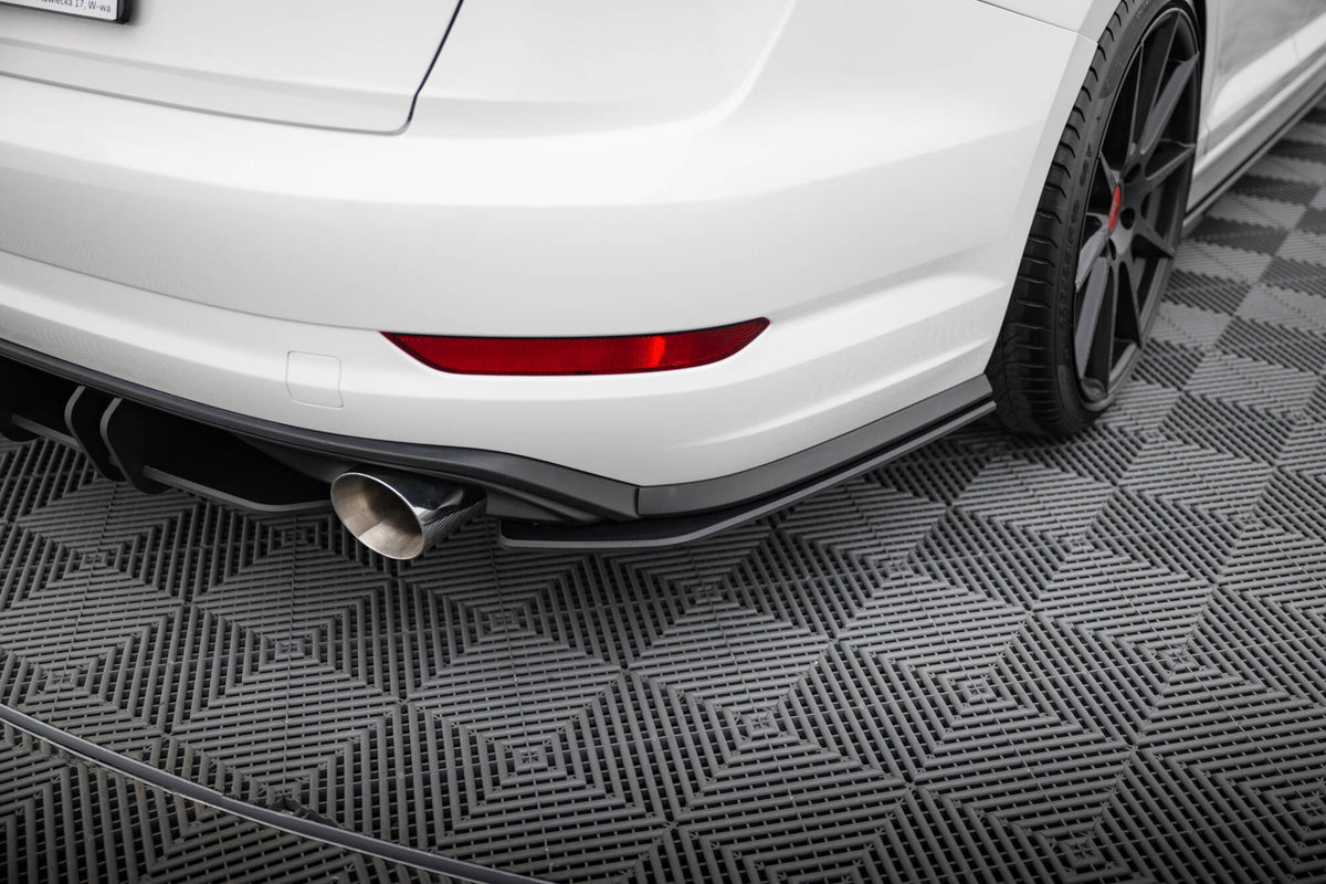 Street Pro bakre sidesplitter for VW Jetta GLI MK7 sett ovenfra i matt svart