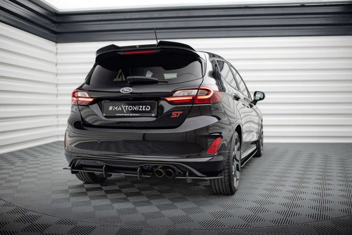 Nærbilde av kantfinish og matt overflate på Street Pro diffuser til Fiesta ST