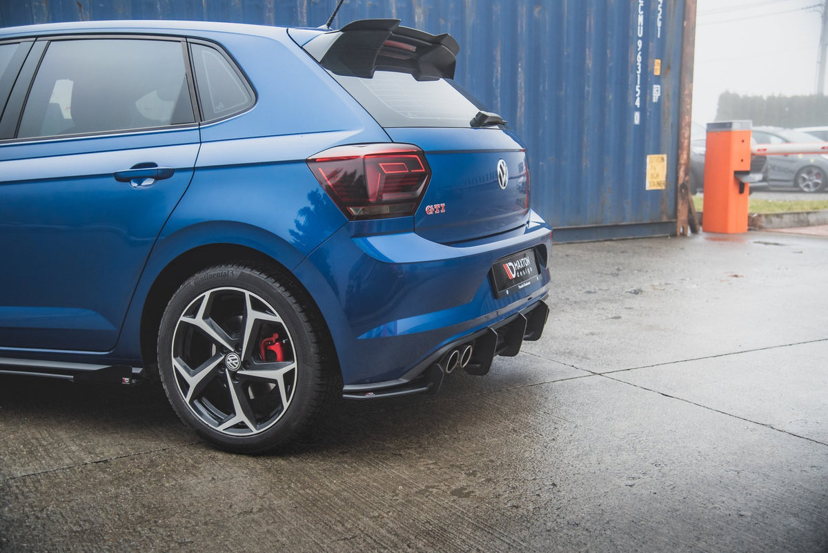 Diffuser montert på Volkswagen Polo GTI Mk6, detalj av kantfinish