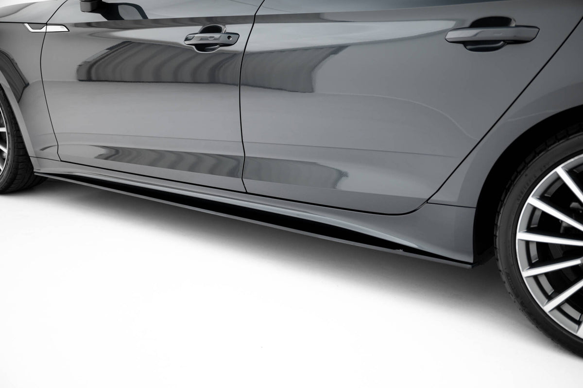 Maxton Design sideskjørt montert på Audi A5 Sportback F5 Facelift sett i skrå vinkel