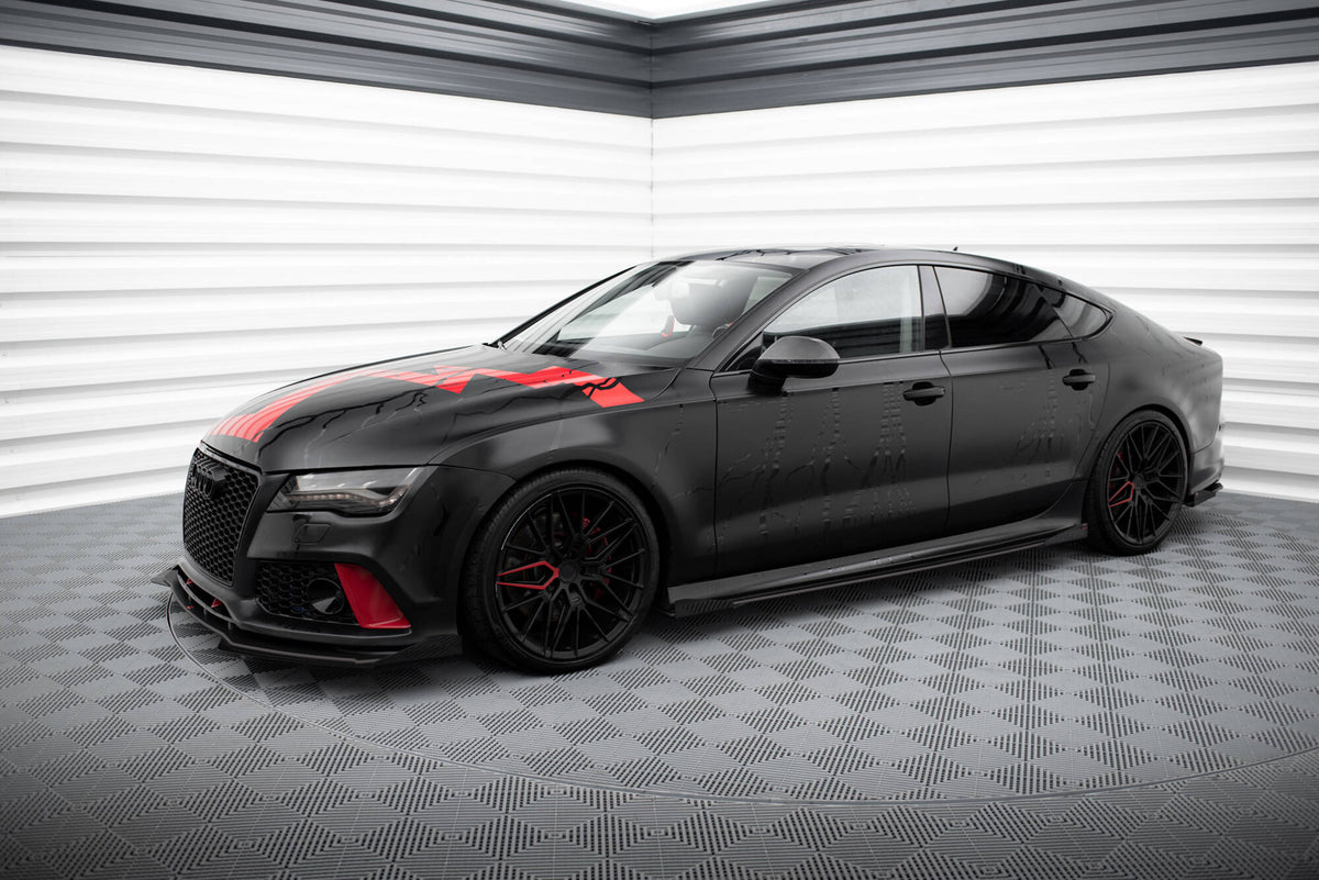 Nærbilde av sideskjørt diffuser og flaps i matt svart ABS-plast for Audi A7 C7