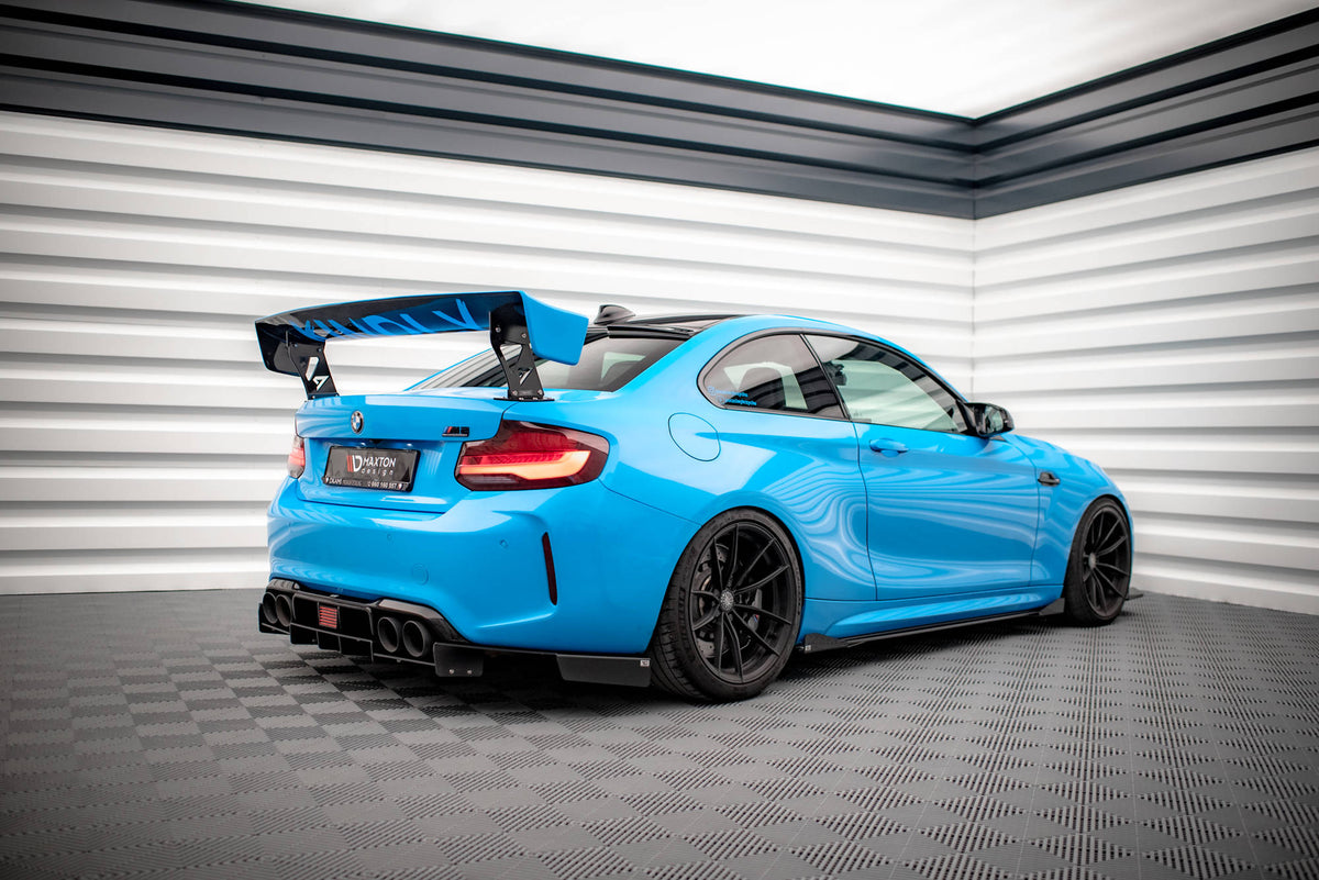 sideskjørt BMW M2 F87 i profil, linjer i designet