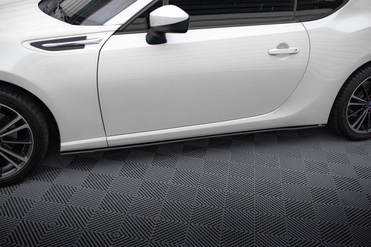 Street Pro sideskjørt diffusorer til Subaru BRZ i blank svart finish, sett ovenfra