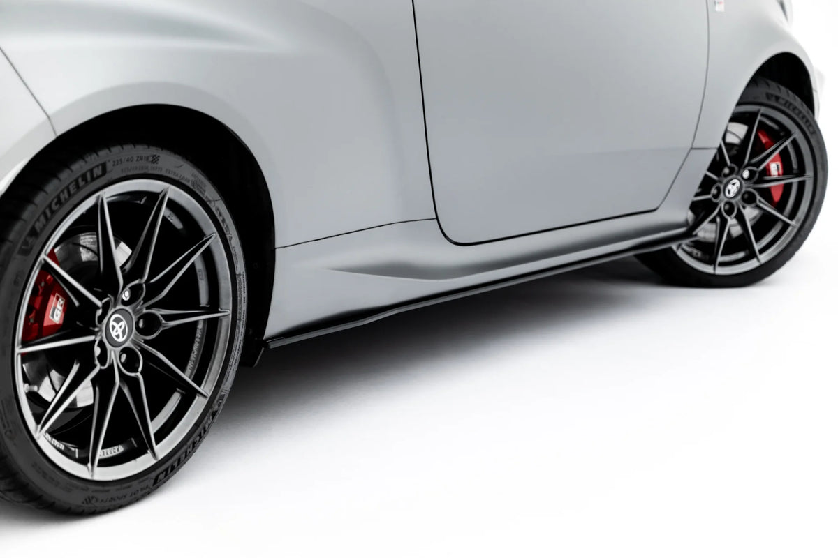 Maxton Design sideskjørt diffusers for Toyota GR Yaris Mk4 med matt finish