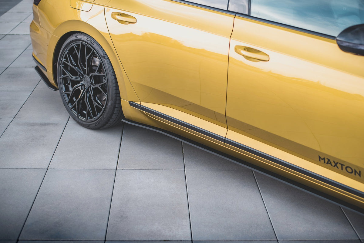 Par med Street Pro sideskjørt for Arteon R-Line med synlig 10 mm materialtykkelse
