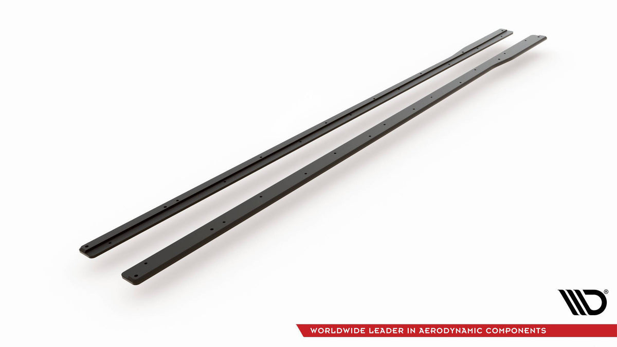 Street Pro sideskjørt for VW Golf R-Line MK7 vist fra siden med kantfinish-detalj