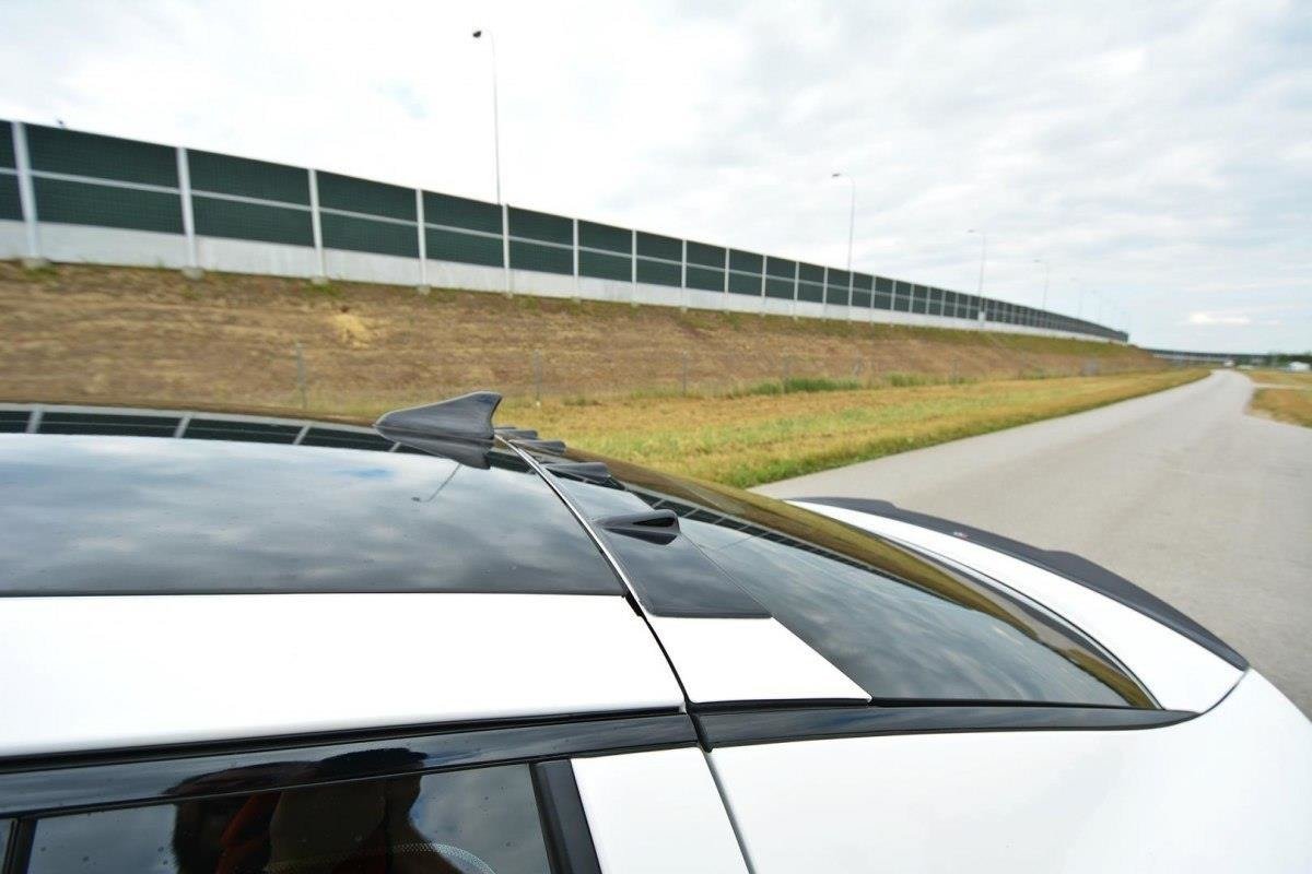 Bakrutespoiler Kia Stinger Gt sett fra siden