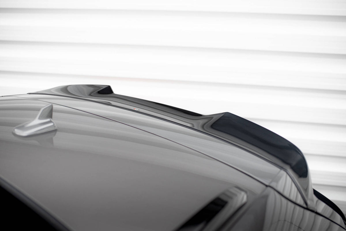 Maxton Design spoiler cap til Bentayga Mk1 fra skrå vinkel