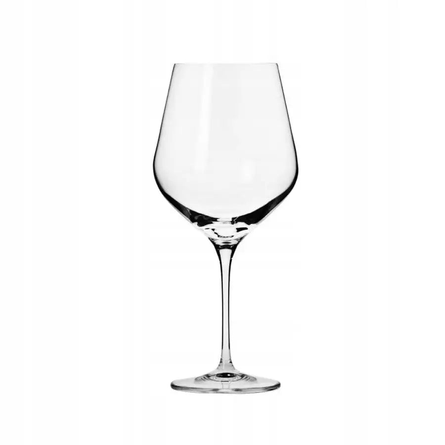 Praktfullt polert rødvinsglass med stor, buet klokke og lang stilk, sett forfra mot hvit bakgrunn.