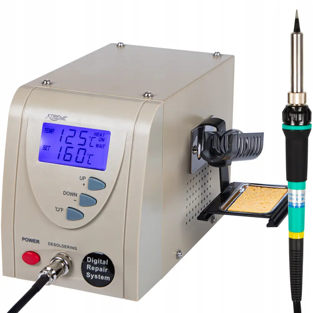 Presisjonsloddestasjon med spisstupp, komplett sett vist med loddekolbe, holder og tilbehør.