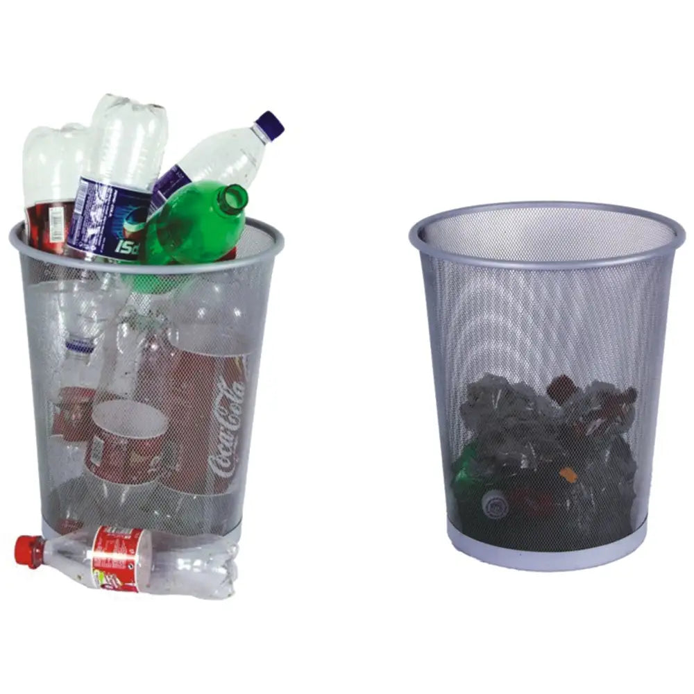 Pressmaskin EcoPress, to sølvfargede nettingkurver for plastflasker og papiravfall, sett forfra.