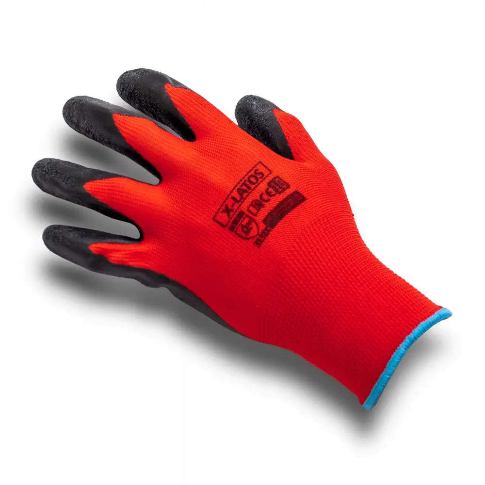 Procera X-Latos arbeidshanske rød, skrått sett med sorte gummierte detaljer, blå kant og svart trykk på oversiden.