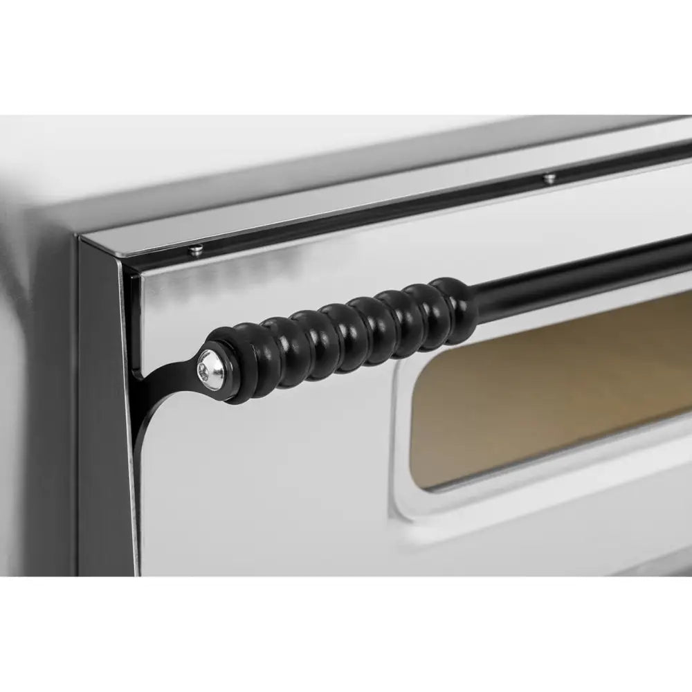 Profesjonell dobbelt pizzaovn, sidevisning av sort riflet håndtak og rektangulært vindu på blank metallfront.