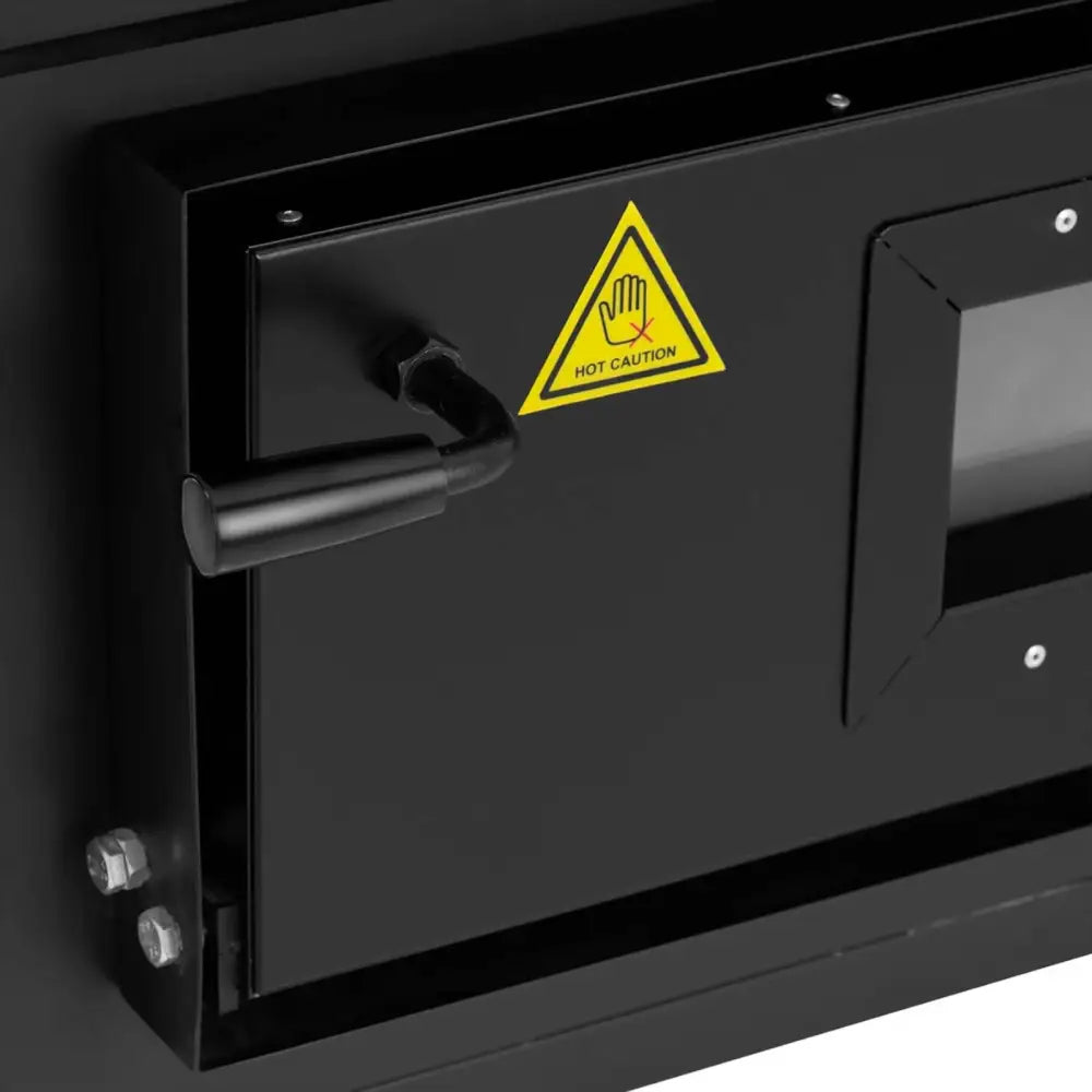 Professional pizzaovn, detaljvisning av metallhåndtak og gult "HOT CAUTION"-skilt på sort front.
