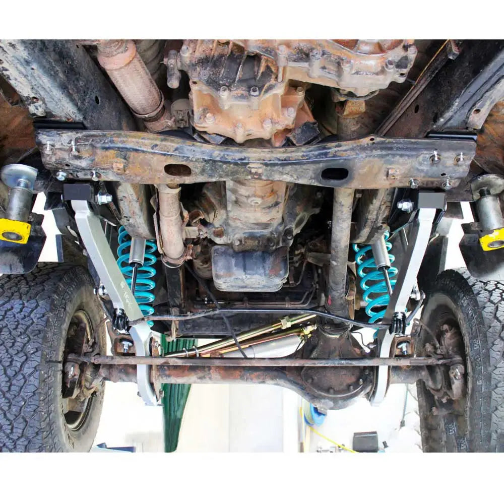 Radius Superior Engineering Lift 3-5’’ Senkning av Bakre Bærearm - Nissan Patrol Y61 97-10