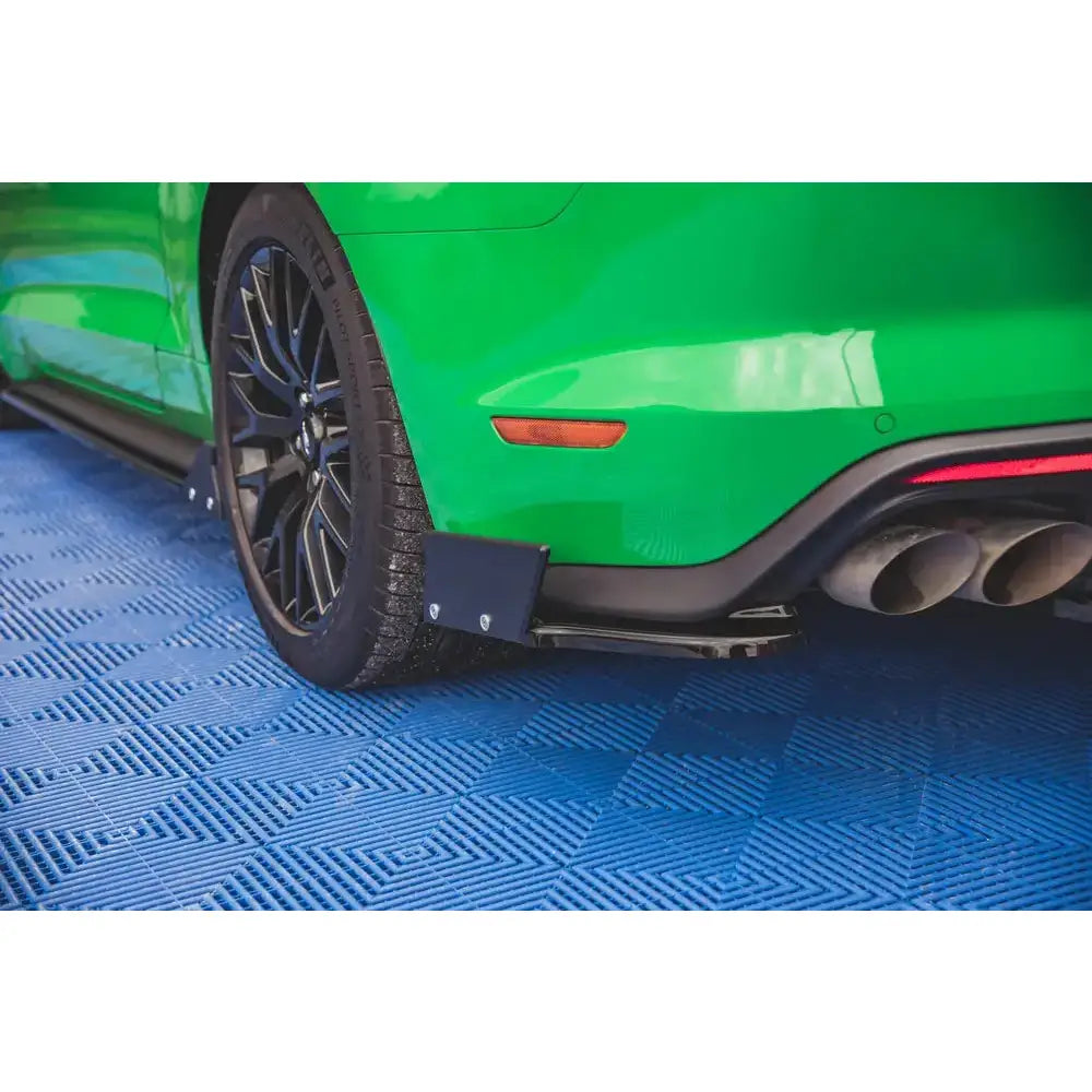 Rear Side Splitters + Flaps V.1 Ford Mustang Gt Mk6 Facelift