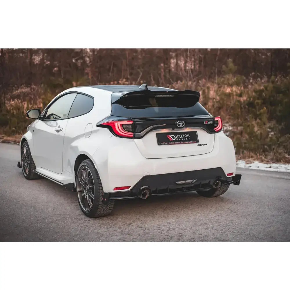 Rear Side Splitters + Flaps V.2 Toyota Gr Yaris Mk4