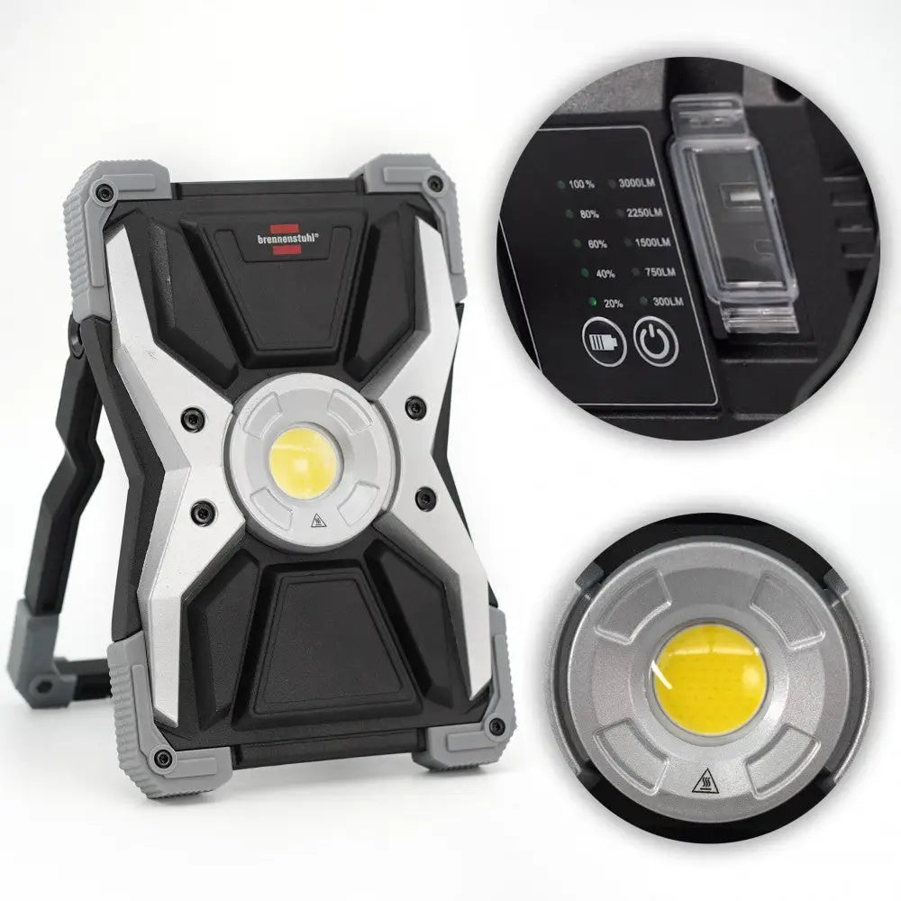 Reflektor Batteri LED RUFUS 3000lm med høyttaler, nærbilde av LED-lyskilde og kontrollpanel fra skrå vinkel.