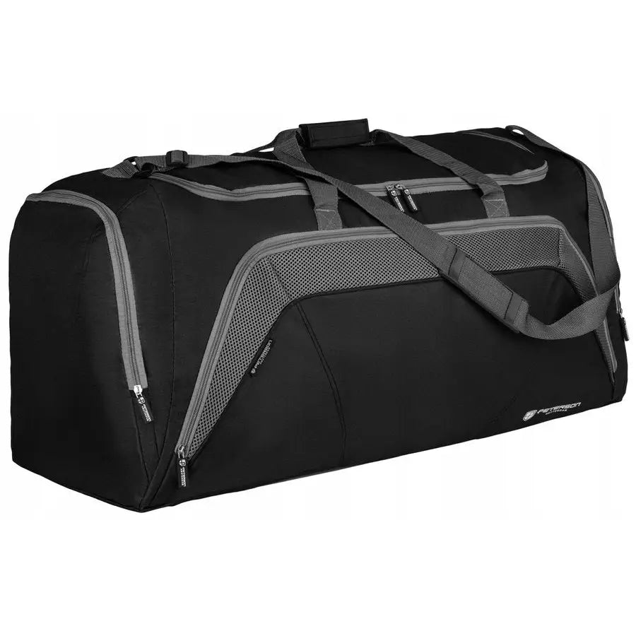 Helge polyesterbag fra Peterson, stor svart bag med grå glidelåser, bærehåndtak og flere utvendige lommer.