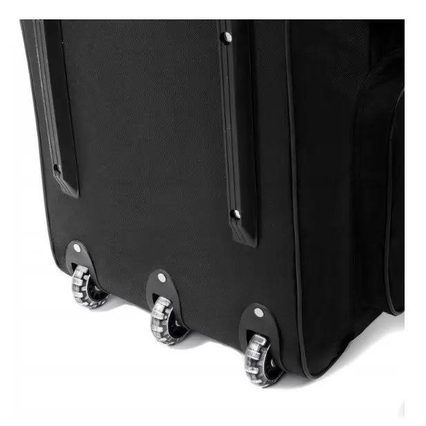 Rgl 250L reisebag, undersiden med tre solide plastikkhjul og ekstra forsterkede kanter for slitestyrke.