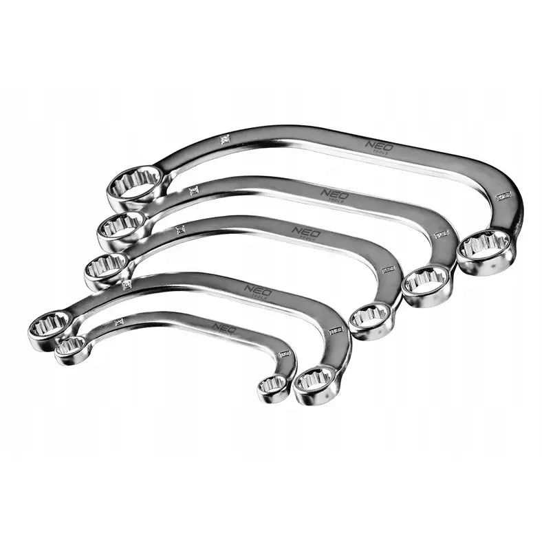 Ringnøkler 9-22 mm, fem størrelser med buet design, stablet så de tannede hodene og logoen vises tydelig.