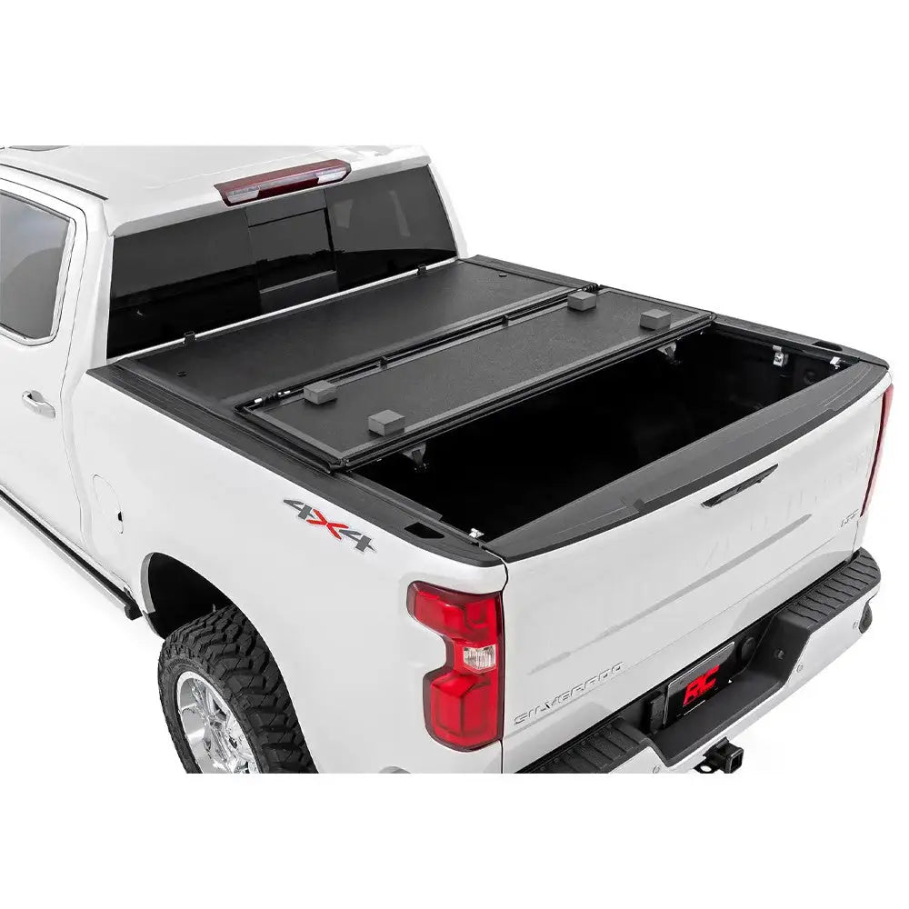 Røff Country 6’7’’ Tri-fold Lavprofil Hardt Pakningslokk - Gmc Sierra 3500 14-19