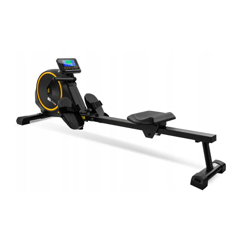 Romaskin Omega, svart modell med gule detaljer, digital skjerm og fotplater med stropper sett bakfra.