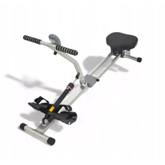 Romaskin med sort sete, skumgrep på håndtak, synlige fotstropper og motstandsmekanisme, sett skrått ovenfra.