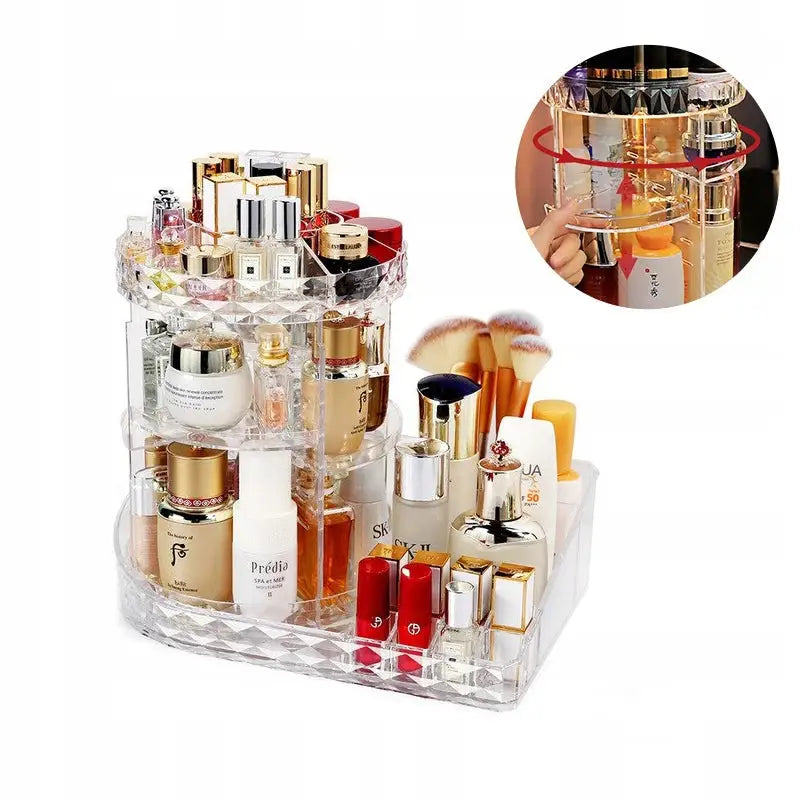 Roterende kosmetikkholder XL i gjennomsiktig plast med sminke og børster, vist fra skrå vinkel under bruk.