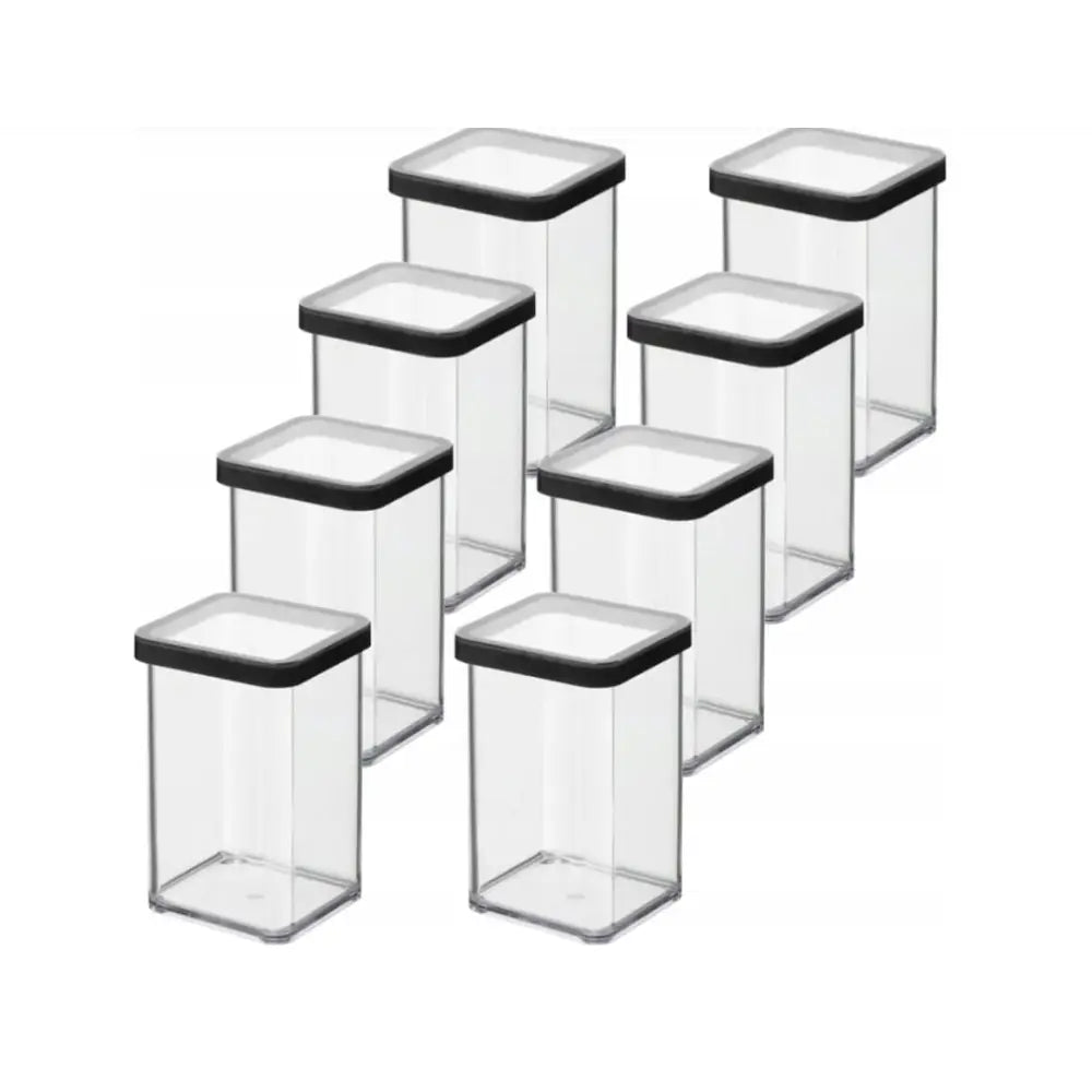 Rotho sett med åtte firkantede plastbeholdere på 1 liter med sorte lokk, sett fra skrå vinkel.