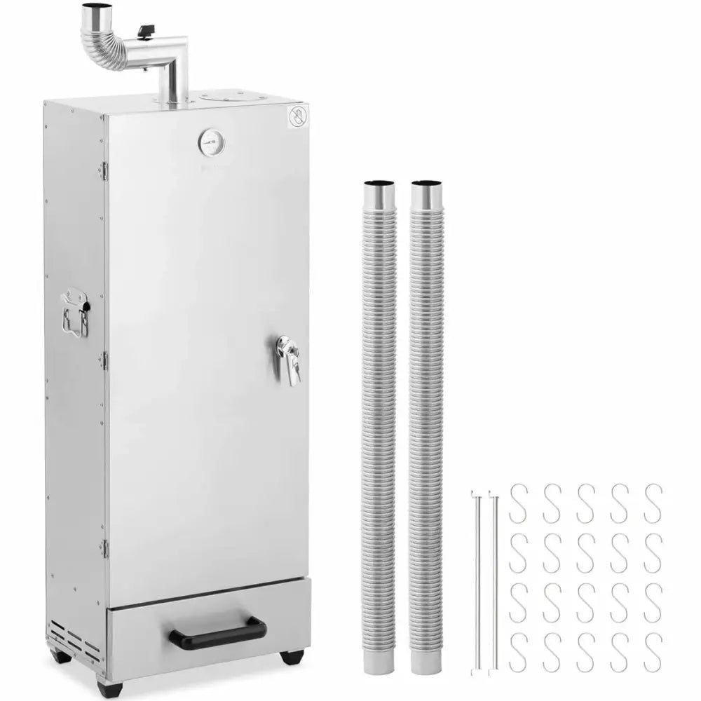 Røykovn med seks hyller og tjue kroker, skrå frontvisning med ventilasjonsrør, fleksirør og S-kroker synlig.